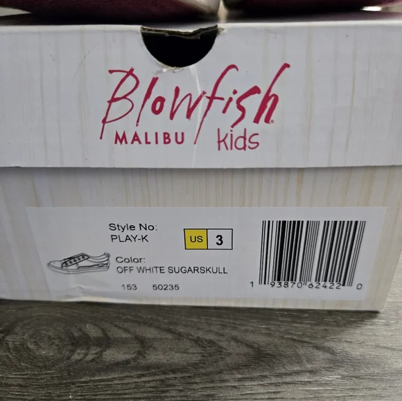 Blowfish White and Pink Sugar Skull Play-K Style Size 3... Worn Once - Picture 4 of 5